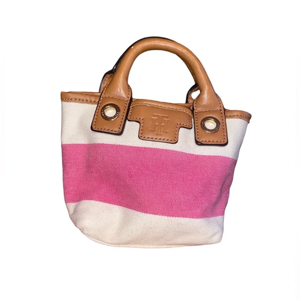 Adorable 🥰 Small Tommy Hilfiger Micro Bag